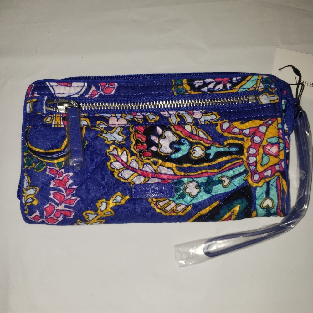 Vera Bradley RFID Front Zip Wristlet "Romantic Paisley"